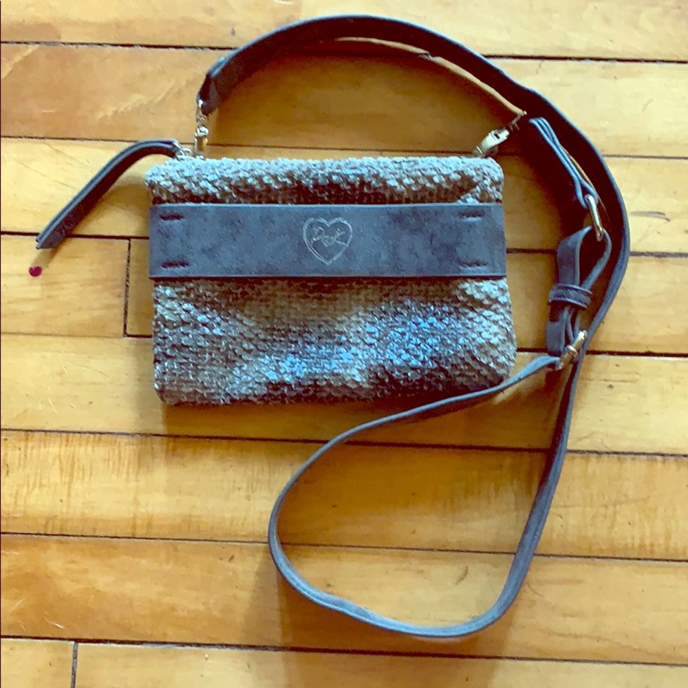 Cross body pocket book